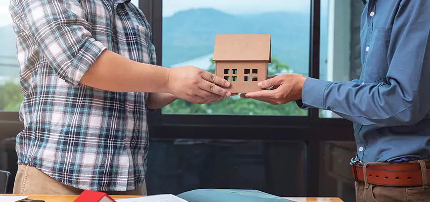 How We Determine Your Sell House with Reverse Mortgage Offer in Mineola, NY?